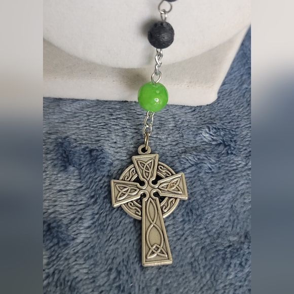 Elegant Rosary Beads Silver & Green Beaded Necklace with Miraculous Medal 19.5" - Picture 3 of 6